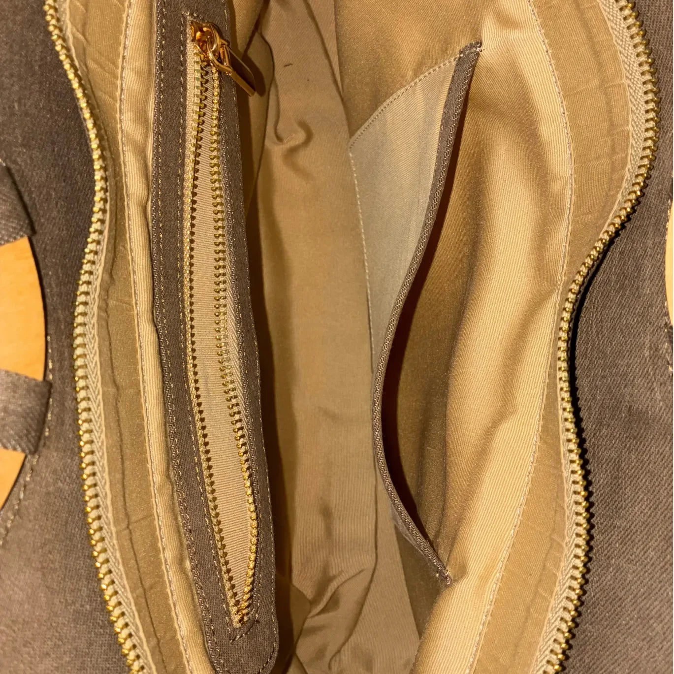 Dima iconic tote bag